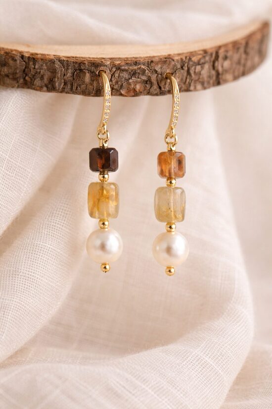 Dabīgo akmeņu auskari "Tauriņa zelts"